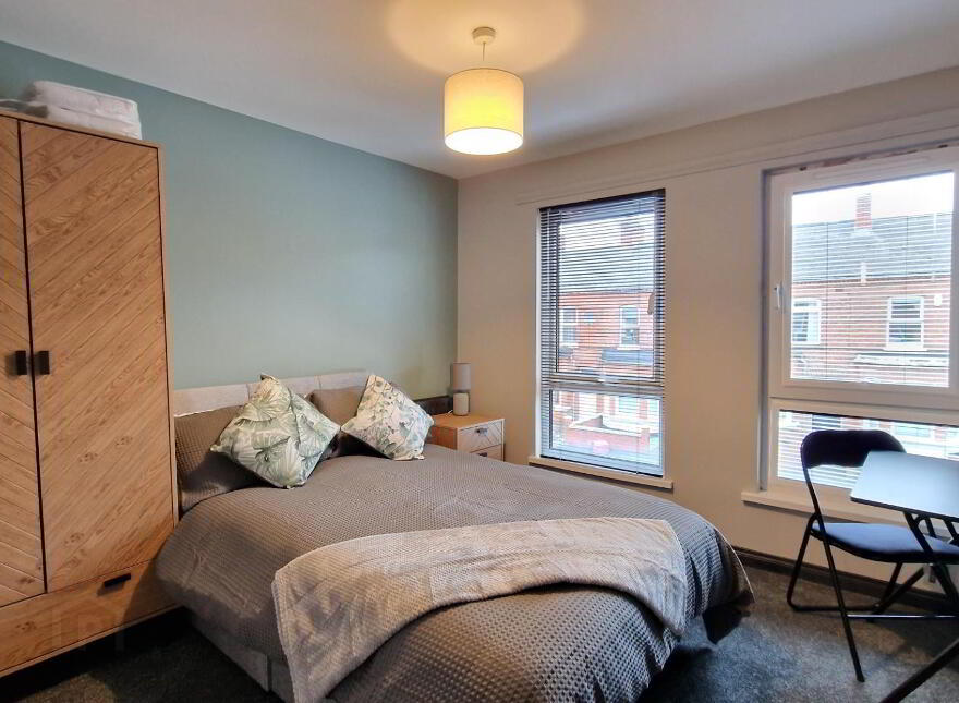 Room 1, 28 Edinburgh Street, Belfast, BT9 7DS photo