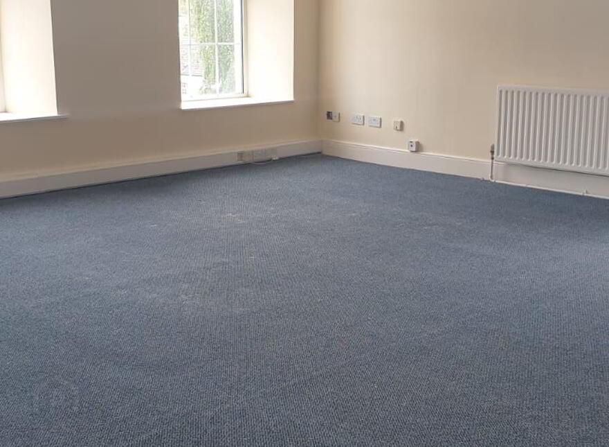Farnham St, Cavan, H12K2T5