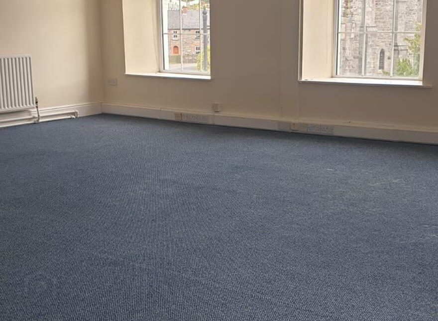 Farnham St, Cavan, H12K2T5