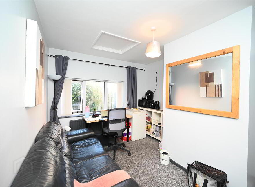 Room 7, 9 Eglantine Avenue, Belfast, BT9 6DW
