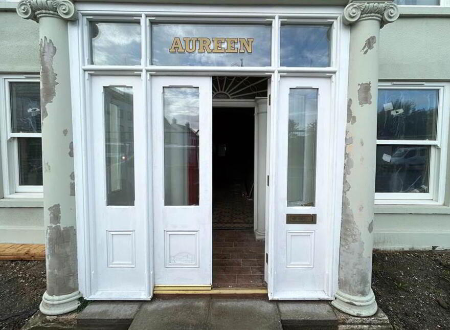 Aureen, 9a The Square, Comber, BT23 5DX
