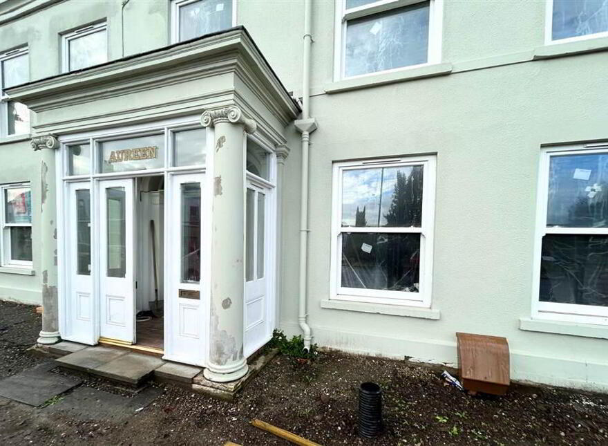 Aureen, 9a The Square, Comber, BT23 5DX