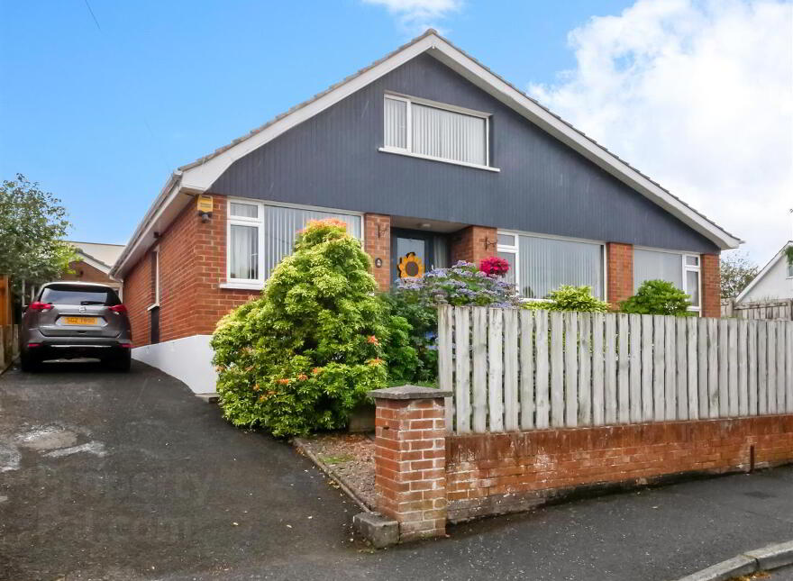 6 Cairnshill Drive, Cairnshill, Belfast, BT8 6RT photo