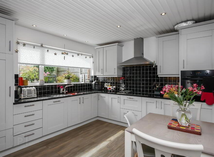 6 Cairnshill Drive, Cairnshill, Belfast, BT8 6RT