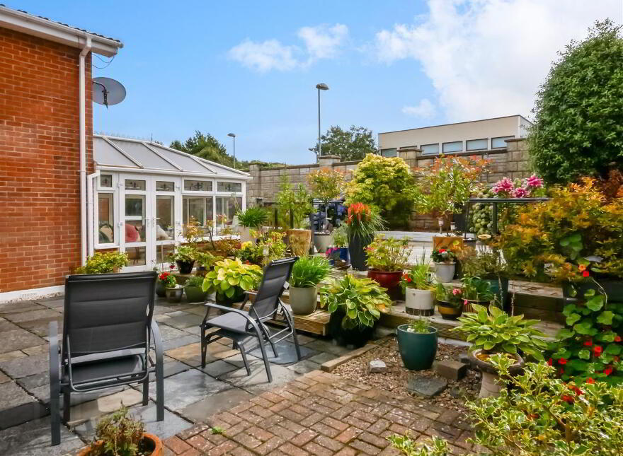 6 Cairnshill Drive, Cairnshill, Belfast, BT8 6RT