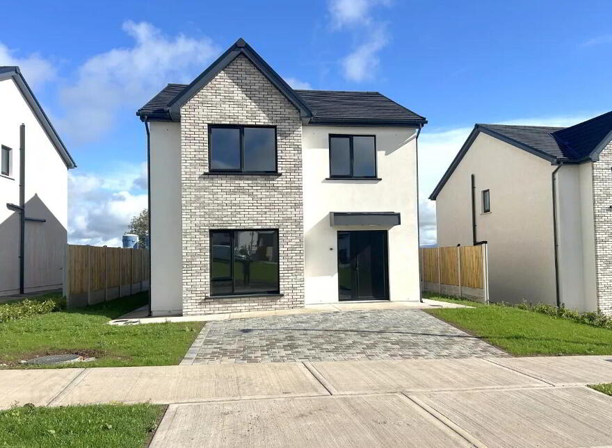 4 Bedroom Detached, Glenwood, Strawhall, Fermoy photo