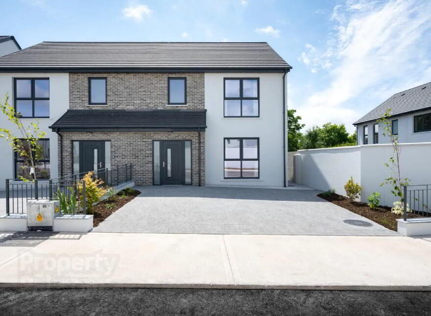 3 Bed Semi- Detached, Lakeview, Castleredmond, Midleton photo