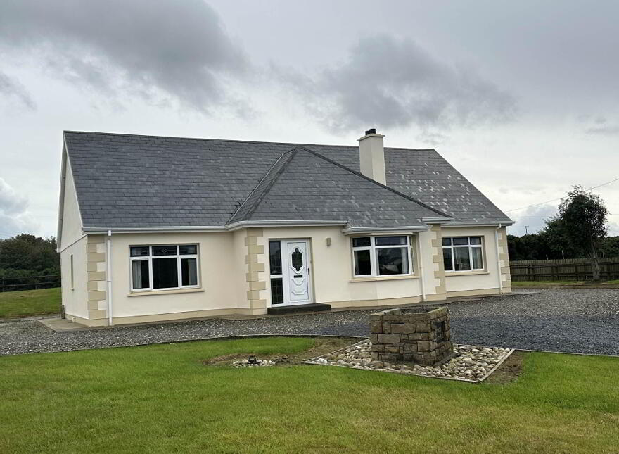 Teach Ar An Ard, Drumcarbit, Malin, F93N7C6