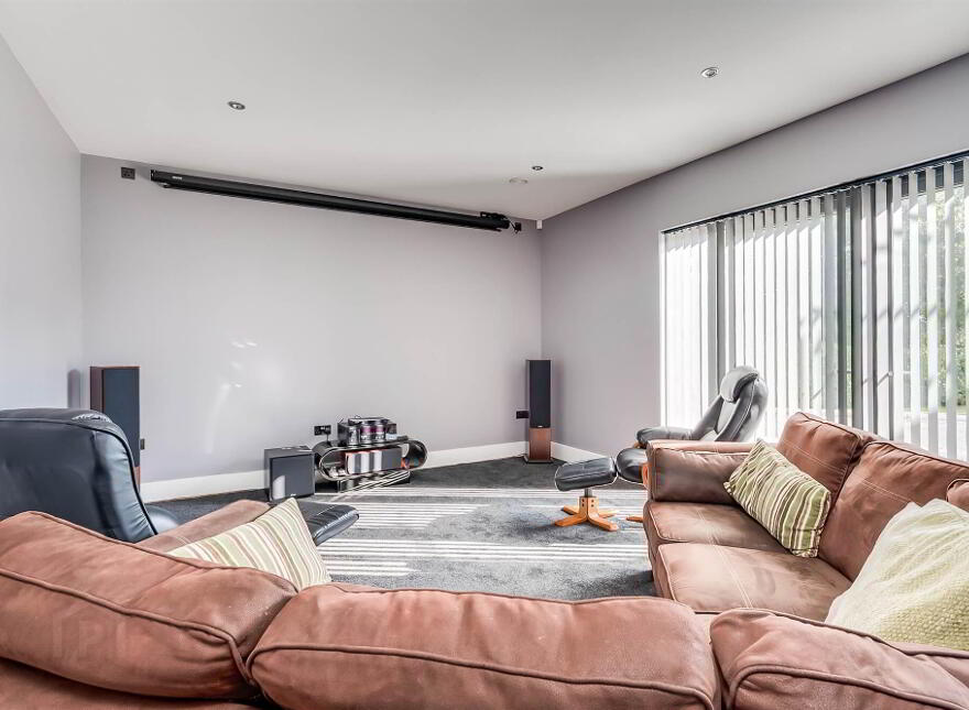 12 Gilnahirk Road West, Belfast, BT5 7SR
