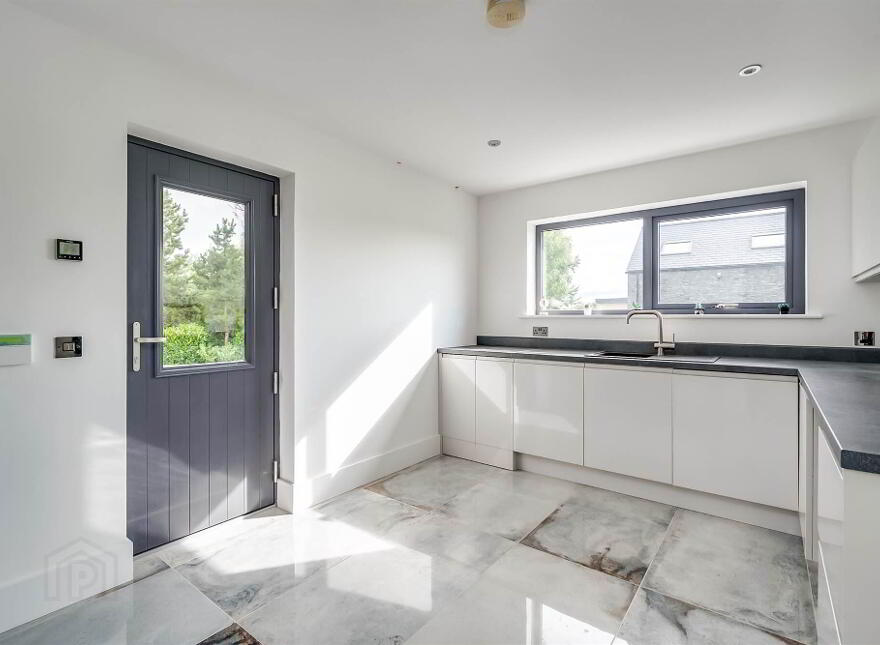 12 Gilnahirk Road West, Belfast, BT5 7SR