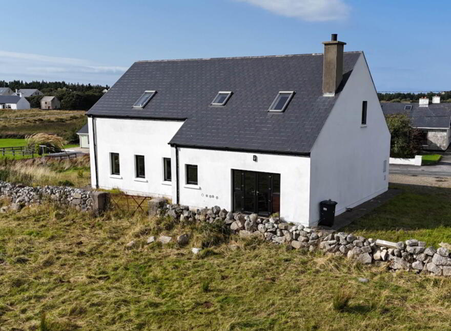 Carrickmacgarvey, Derrybeg, F92HD82