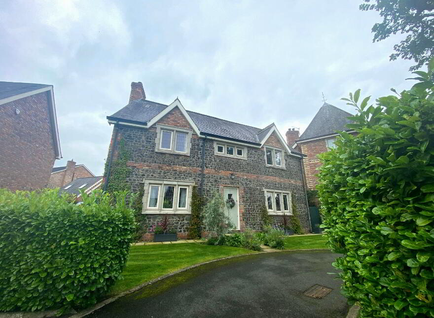 6 Governors Bridge Road, Hillsborough, BT26 6FH photo