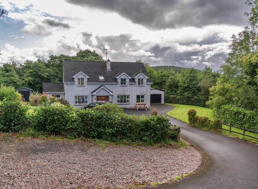 87 Mullynaburtlan Road, Lisnaskea, Enniskillen, BT92 5FT