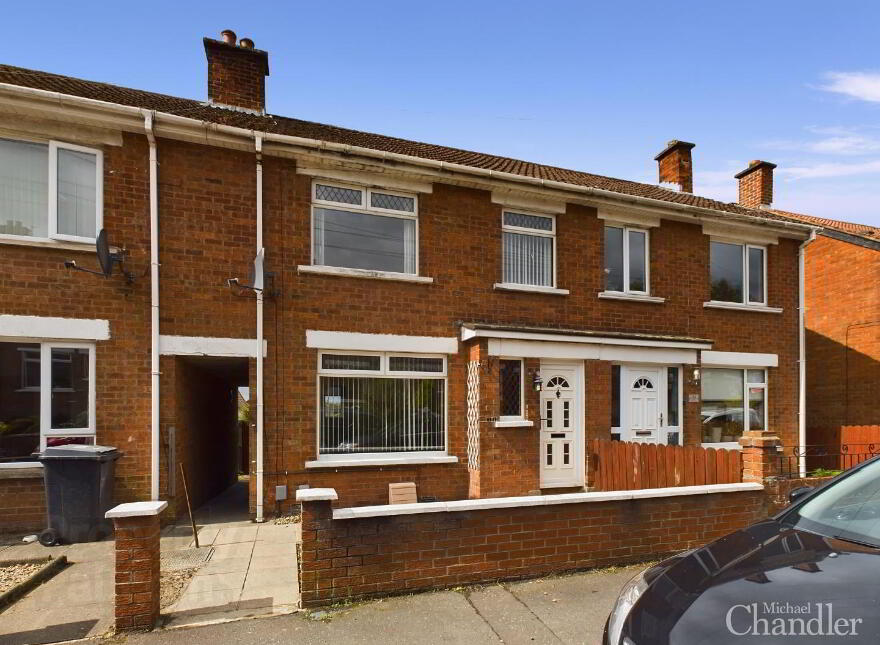 11 Knockmount Gardens, Belfast, BT5 6GP photo