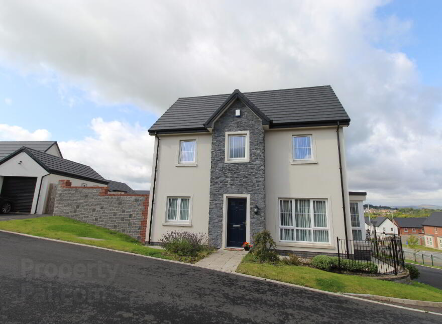 35 Millmount Village Gardens, Dundonald, Belfast, BT16 1BH photo