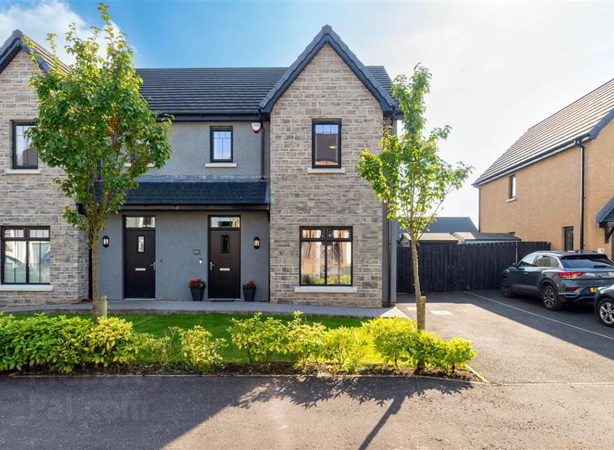 57 Belmont Hall Drive, Antrim, BT41 1FB photo