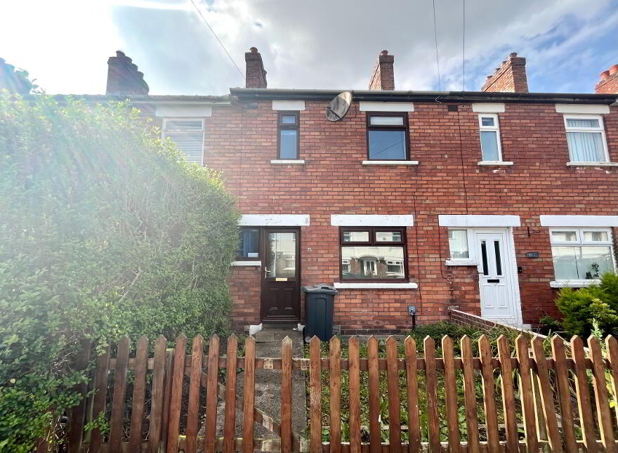 35 Ava Drive, Belfast, BT7 3DW photo