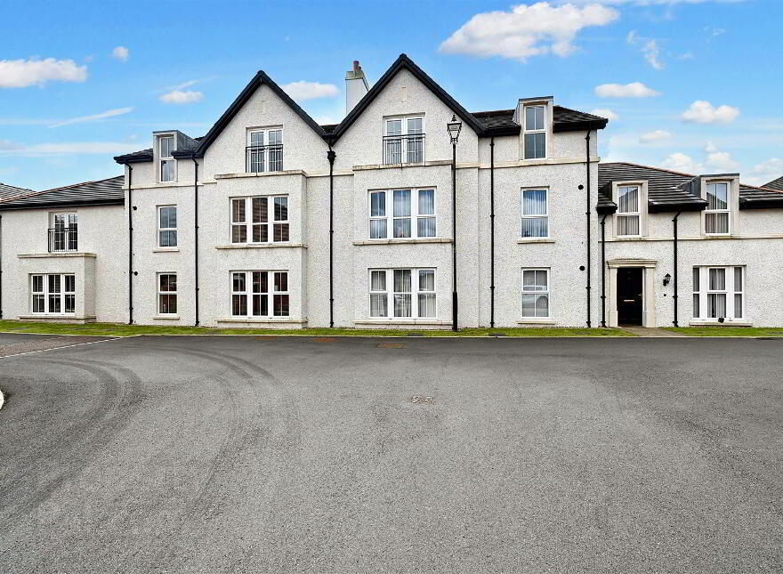 Apt 6, 15 Ballantine Square, Lisburn, BT27 5FU photo