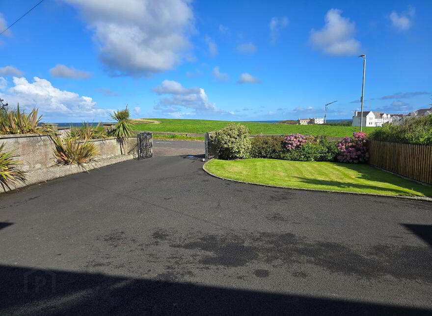 60 Bayhead Road, Portballintrae, Bushmills, BT57 8SA