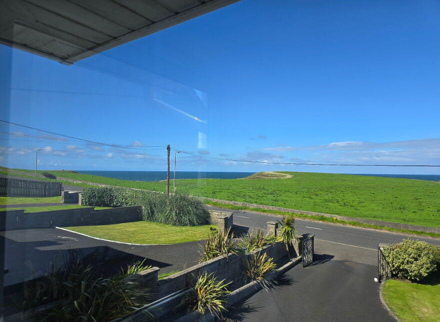 60 Bayhead Road, Portballintrae, Bushmills, BT57 8SA