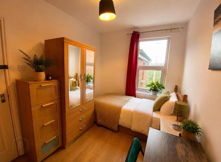 Donegall Road, Room 2, All Bills Included, Belfast, BT12 5NA