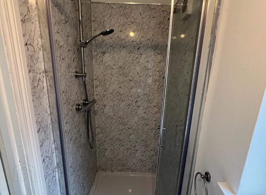 Donegall Road, Room 4, All Bills Included, Belfast, BT12 5NA