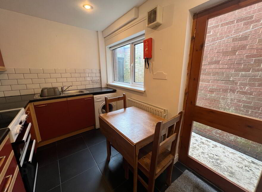 Donegall Road, Room 4, All Bills Included, Belfast, BT12 5NA