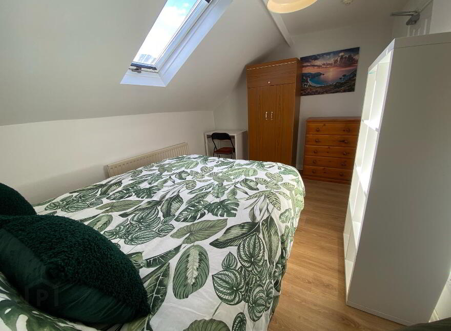 Donegall Road, Room 5, All Bills Included, Belfast, BT12 5NA