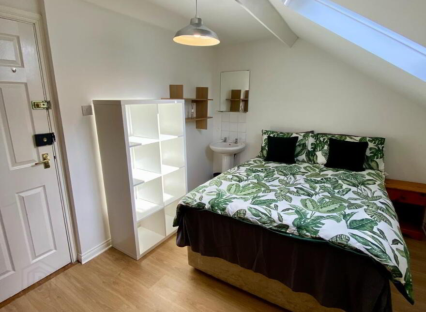 Donegall Road, Room 5, All Bills Included, Belfast, BT12 5NA