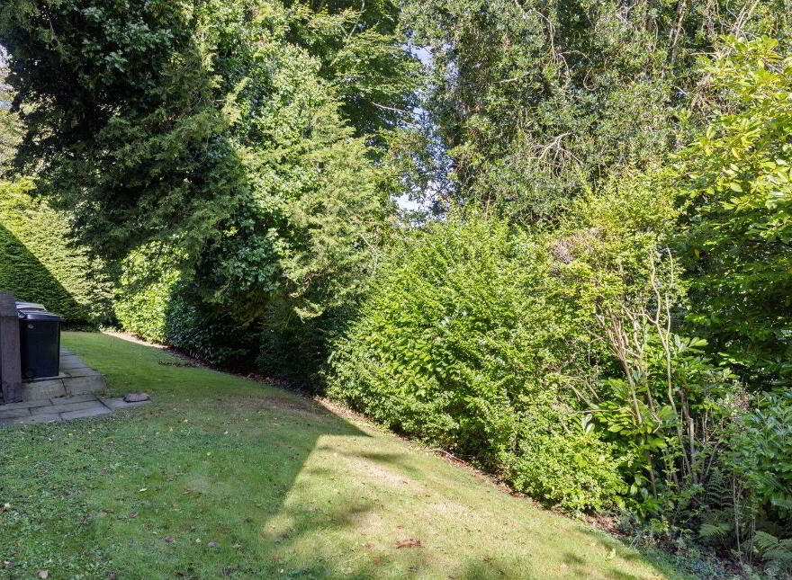 3c Newforge Grange, Malone Road, Belfast, BT9 5QB