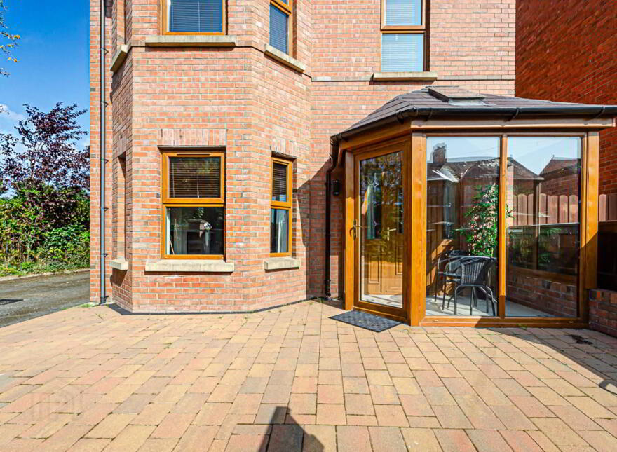 59 Onslow Gardens, Ravenhill, Belfast, BT6 0AQ