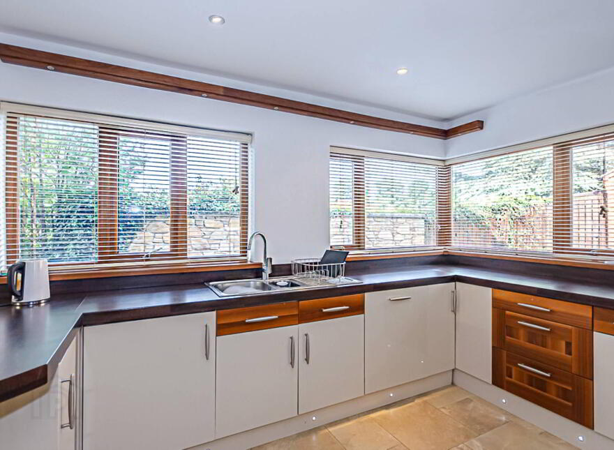 59 Onslow Gardens, Ravenhill, Belfast, BT6 0AQ