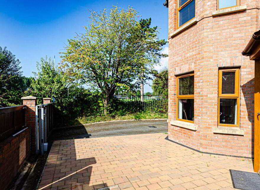 59 Onslow Gardens, Ravenhill, Belfast, BT6 0AQ