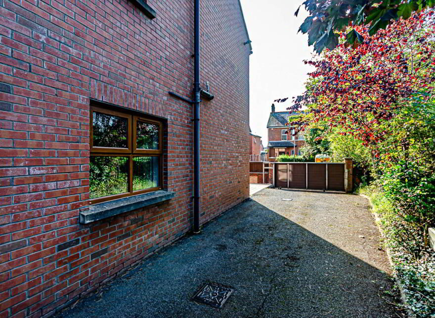 59 Onslow Gardens, Ravenhill, Belfast, BT6 0AQ