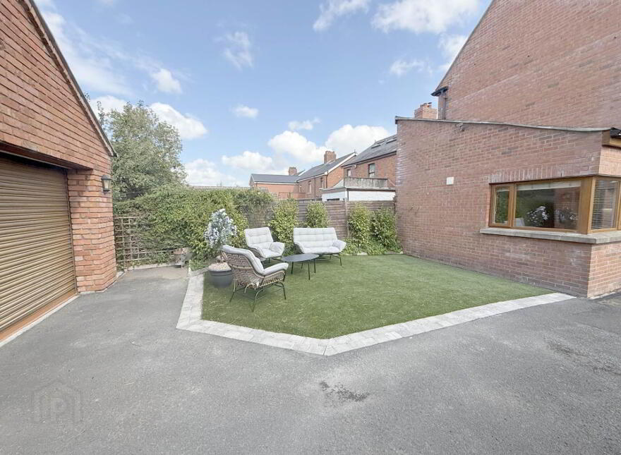 59 Onslow Gardens, Ravenhill, Belfast, BT6 0AQ