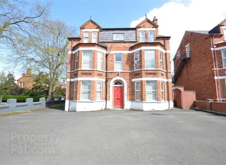 Flat 2, 400 Ormeau Road, Belfast, BT7 3HY photo