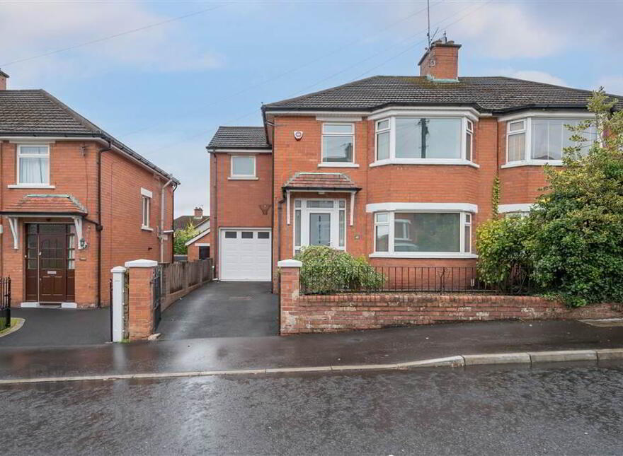 42 Willesden Park, Stranmillis, Belfast, BT9 5GY photo