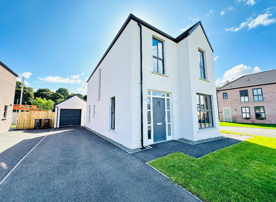 16 Castlewood, Ballymena, BT42 1SF photo