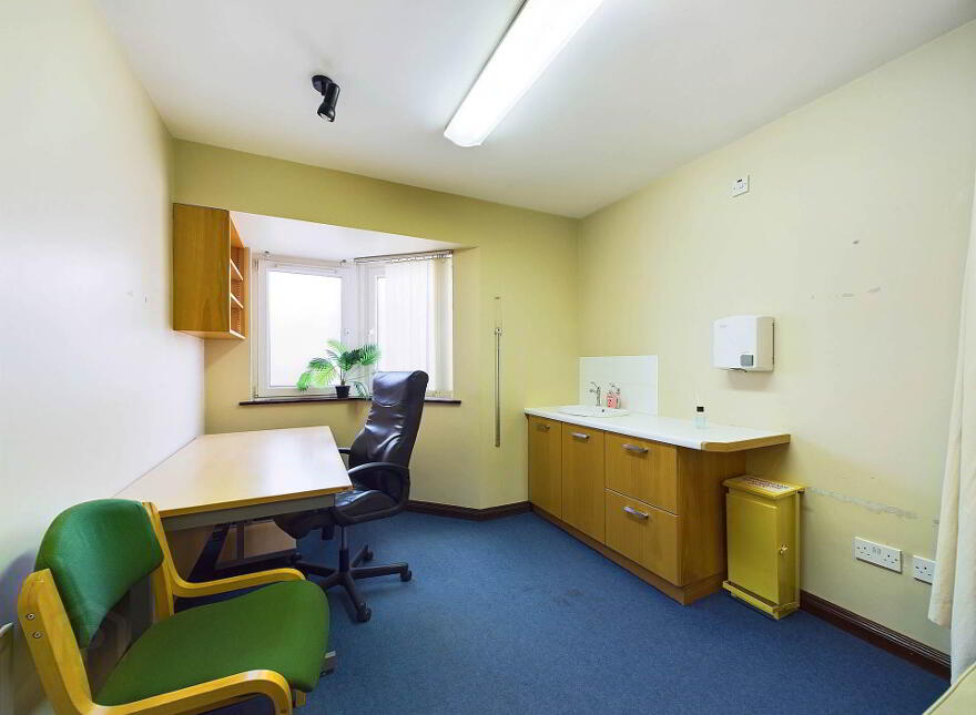 Roche Nagle Medicial Pratice, Kickham Street, Carrick-On-Suir, E32T922