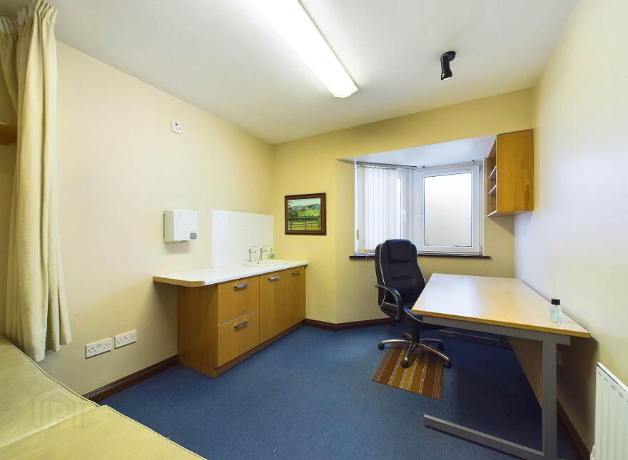 Roche Nagle Medicial Pratice, Kickham Street, Carrick-On-Suir, E32T922