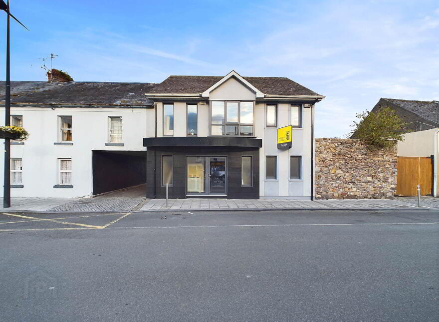 Roche Nagle Medicial Pratice, Kickham Street, Carrick-On-Suir, E32T922