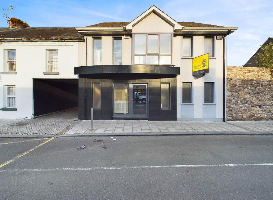 Roche Nagle Medicial Pratice, Kickham Street, Carrick-On-Suir, E32T922