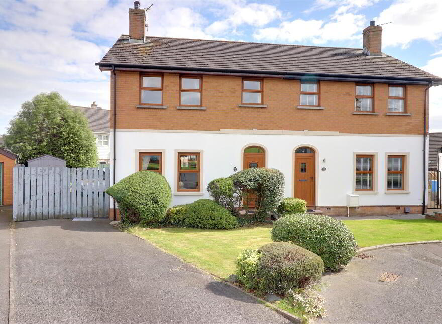 33 Old Forge Lane, Newtownards, BT23 8GF photo