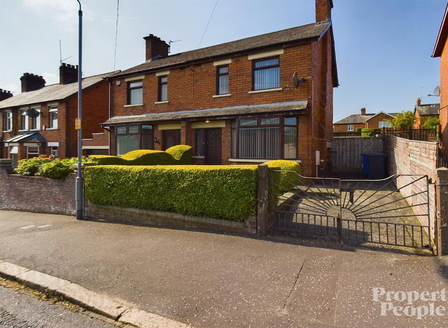 34 Divis Drive, Belfast, BT11 8AA photo