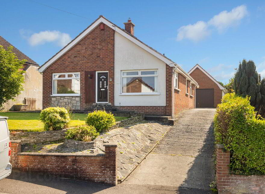 51 Ivanhoe Avenue, Carryduff, Belfast, BT8 8BW photo