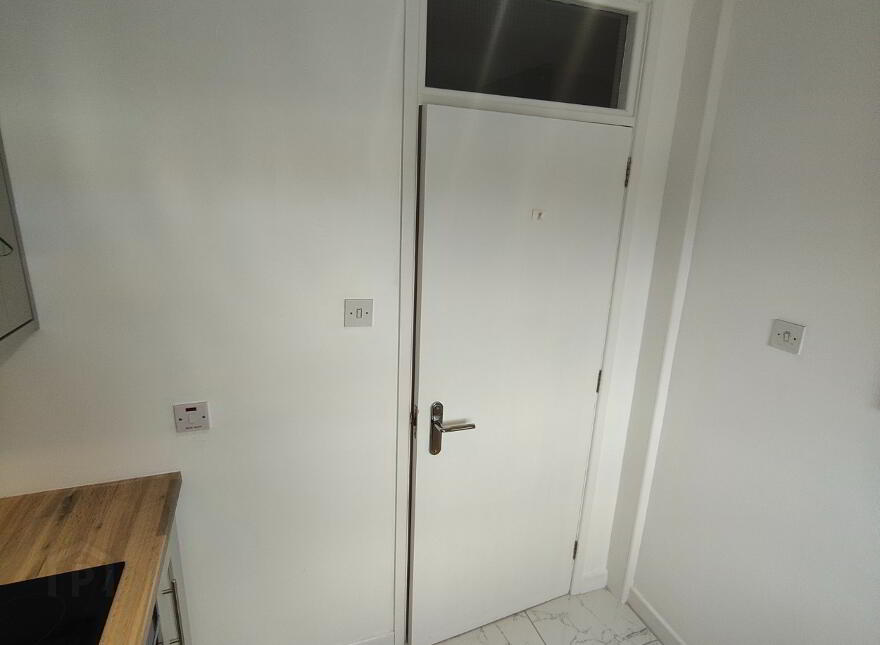 2e Stranmillis Court, Lower Malone, Belfast, BT9 5EU