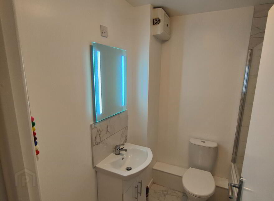 2e Stranmillis Court, Lower Malone, Belfast, BT9 5EU