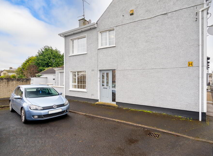 197 Lower Main Street, Strabane, BT82 8BD photo