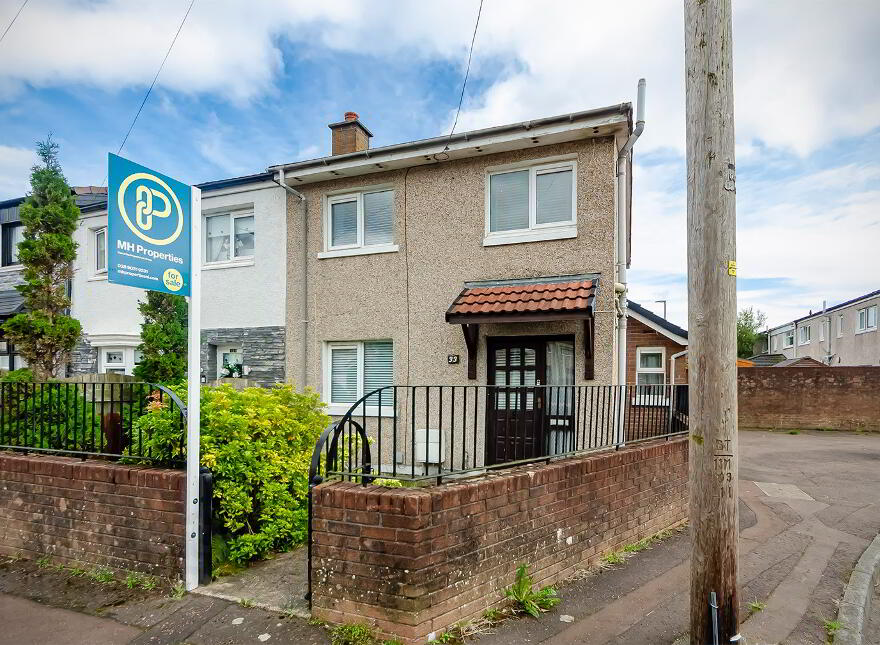 33 Blackmountain Walk, Belfast, BT13 3TX photo