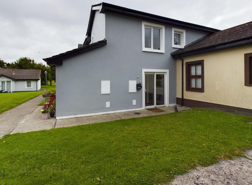 6 Pebble Lawn, Pebble Beach, Tramore, X91R2A8 photo